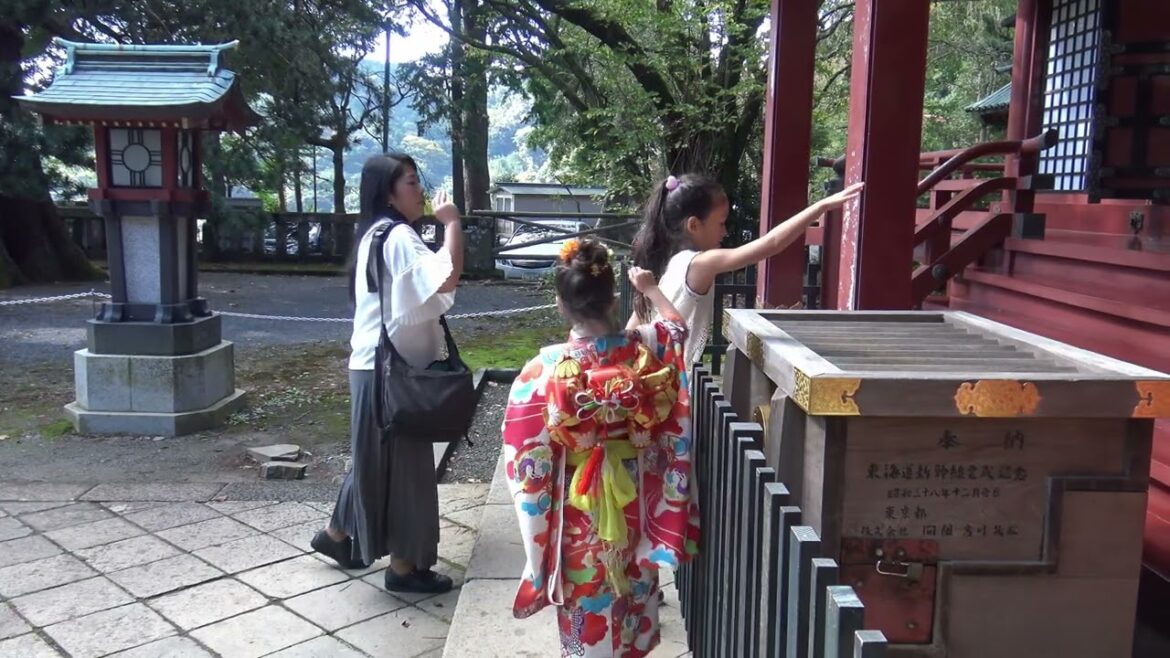 Sights and Sounds of IZUSAN #shrine in Atami #japan