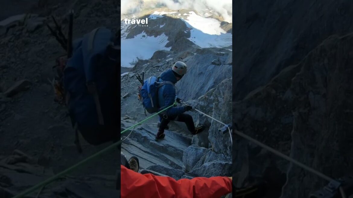 🔴 Mount Fuji...beauty and danger in one place 🗻🚫 #shortvideo #shorts #youtube