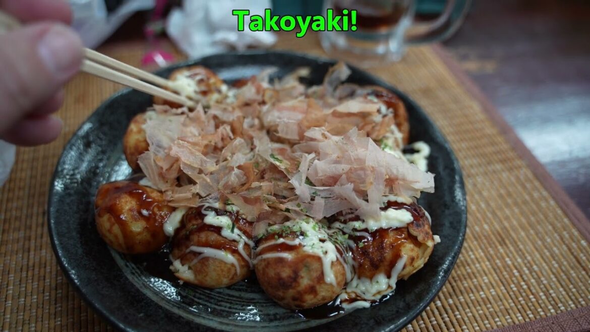 Main Naha city tourist street (国際通り) and main market street (市場本通り) related video clips. Main Naha city tourist street (国際通り) and main market street (市場本通り) related video clips.