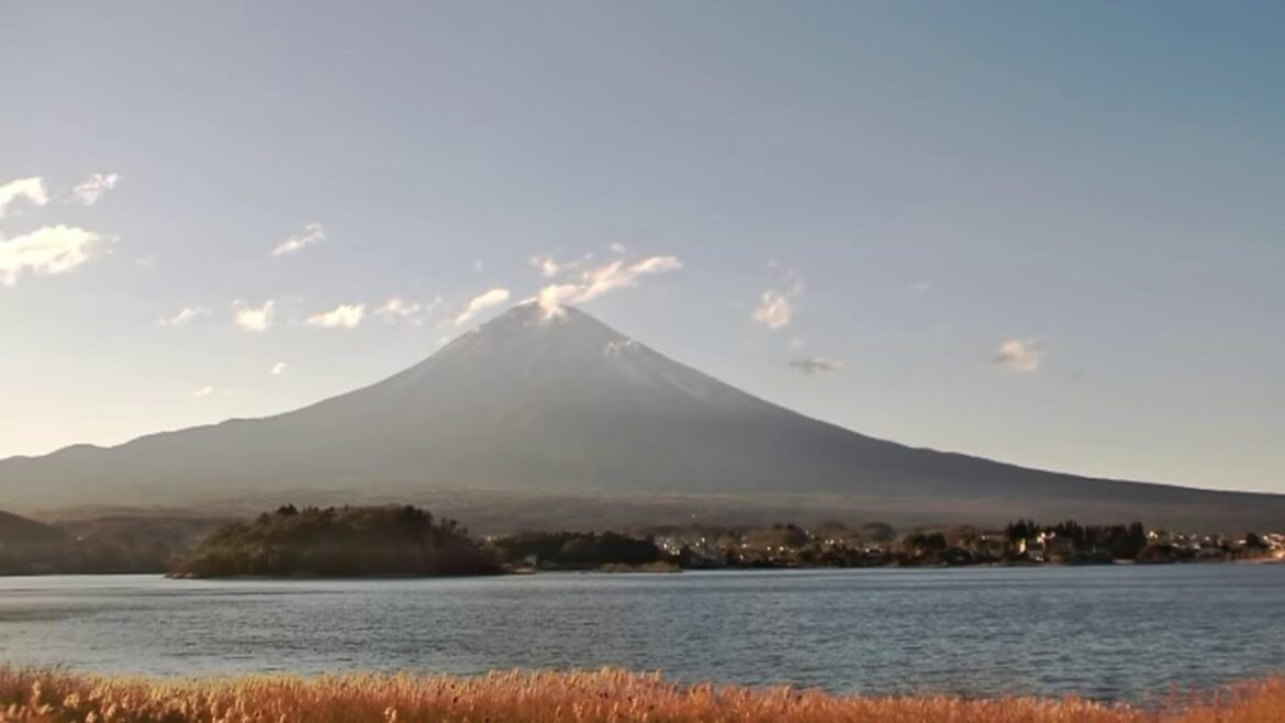 Japan: Mount Fuji - live Cam from Lake🔴