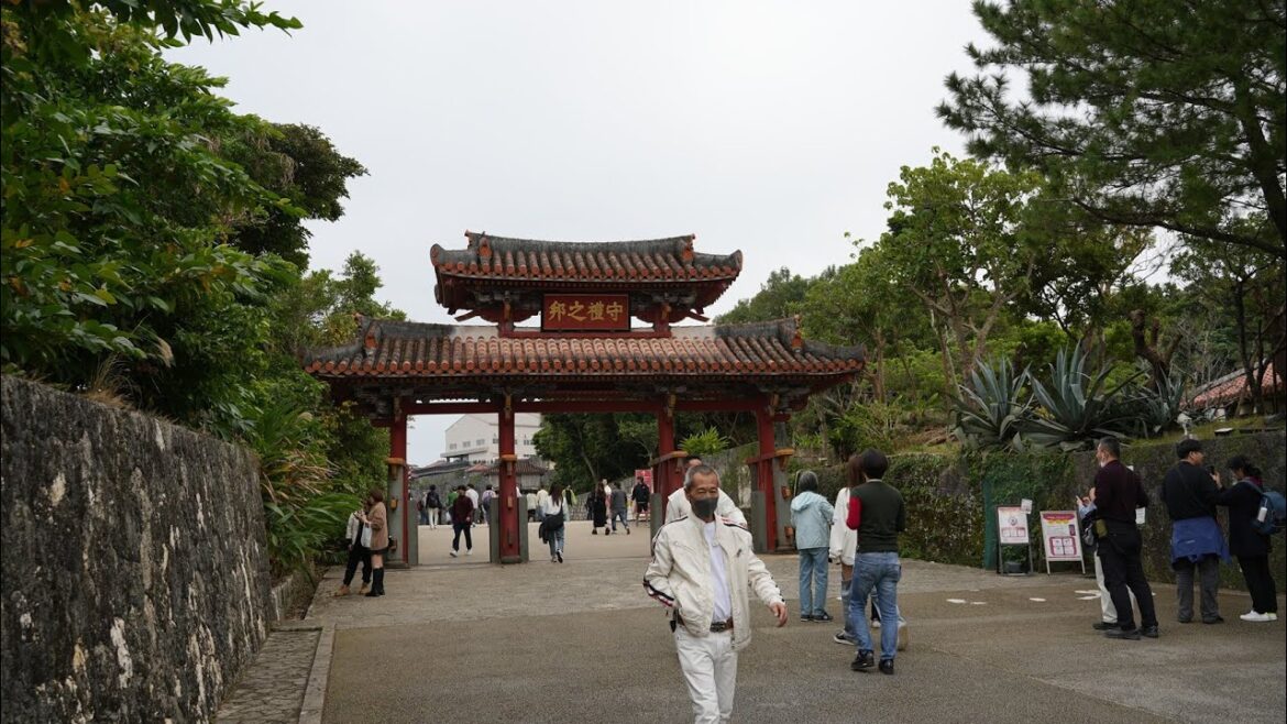 Visited Shuri Castle (首里城) and walked back through Naha, Okinawa.