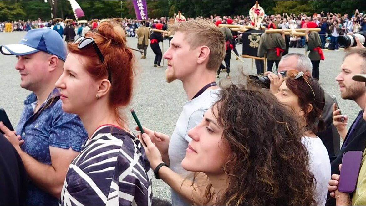 外国人観光客「日本のすばらしい歴史を学ぶことができました」京都、時代祭は国際色豊か！海外の反応 | 時代行列 | 御所 | 御苑 | 平安神宮