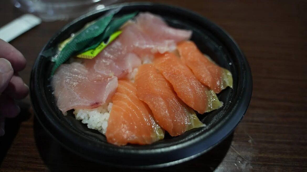 Walked to Fukushuuen Garden (福州園) and Tomari Iyumachi Fish Market (泊いゆまち). Jan. 5, 2025. Okinawa. Walked to Fukushuuen Garden (福州園) and Tomari Iyumachi Fish Market (泊いゆまち). Jan. 5, 2025. Okinawa.