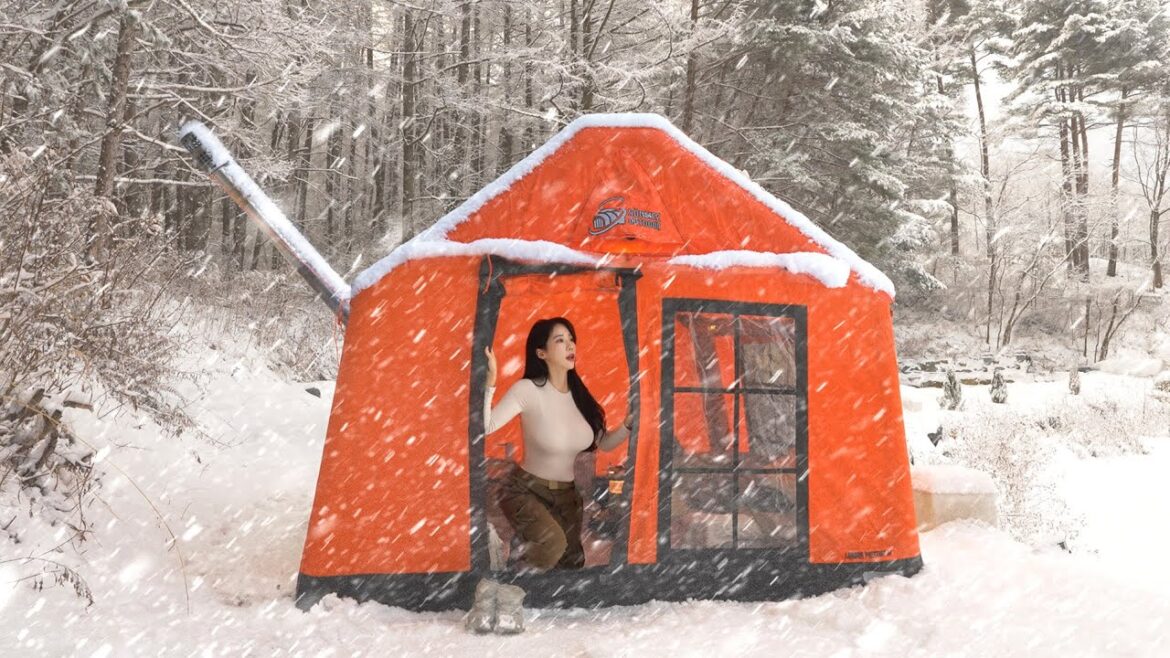 ❄️CAMPING IN THE SNOW WITH A WARM INFLATABLE TENT: SOUNDS OF SNOWY NATURE ❄️CAMPING IN THE SNOW WITH A WARM INFLATABLE TENT: SOUNDS OF SNOWY NATURE