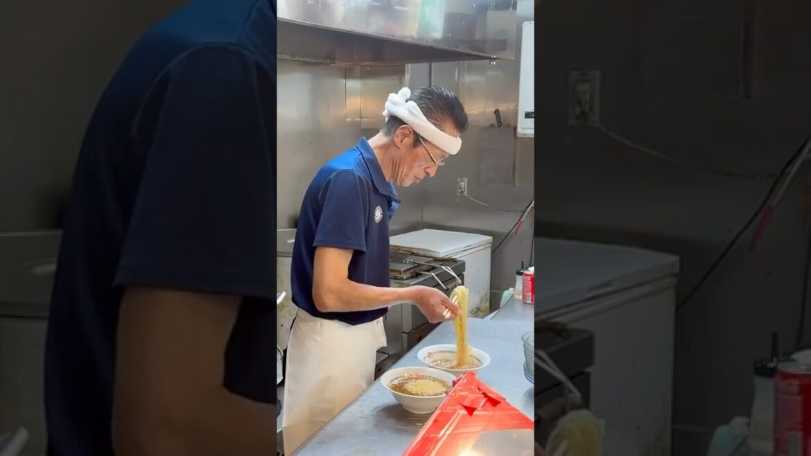 The Cheapest $2 Ramen in Tokyo