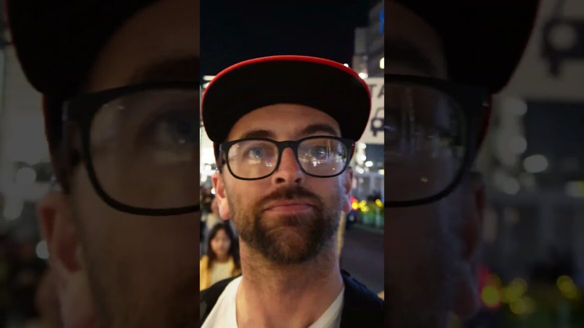 SHINJUKU: ARE YOU NOT ENTERTAINED?! #japan #tokyo #travel #wombats