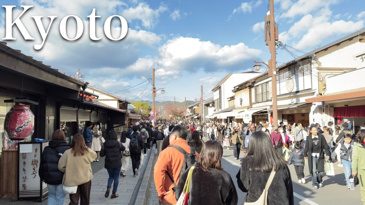 Walking Through Crowded Arashiyama in Peak Autumn Colors | Kyoto Autumn Tour🚶♀️ Walking Through Crowded Arashiyama in Peak Autumn Colors | Kyoto Autumn Tour🚶♀️