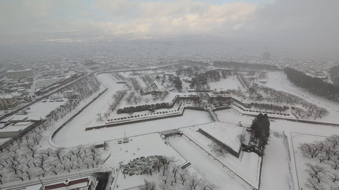 雪の函館(1) - 雪化粧の五稜郭と湯の川プリンスホテル渚亭