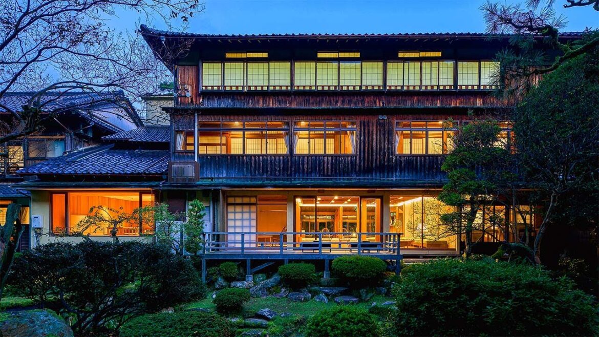 Staying in Japan's Most Beautiful Hot Spring Town with 1300 Years of History | Kinosaki Onsen Mikiya
