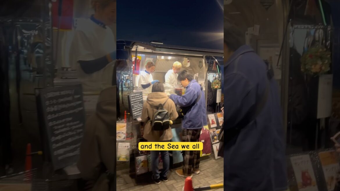 “🚚 Kobe Tower’s Best Food Trucks 🍔🍟 A Must-Visit Spot! #KobeTower #FoodTruckTour #StreetFood