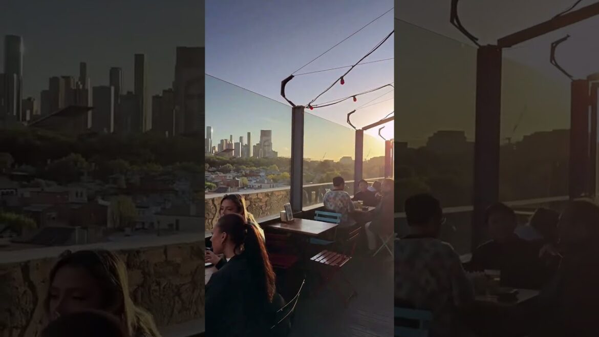 Naked for Satan - View and vibe