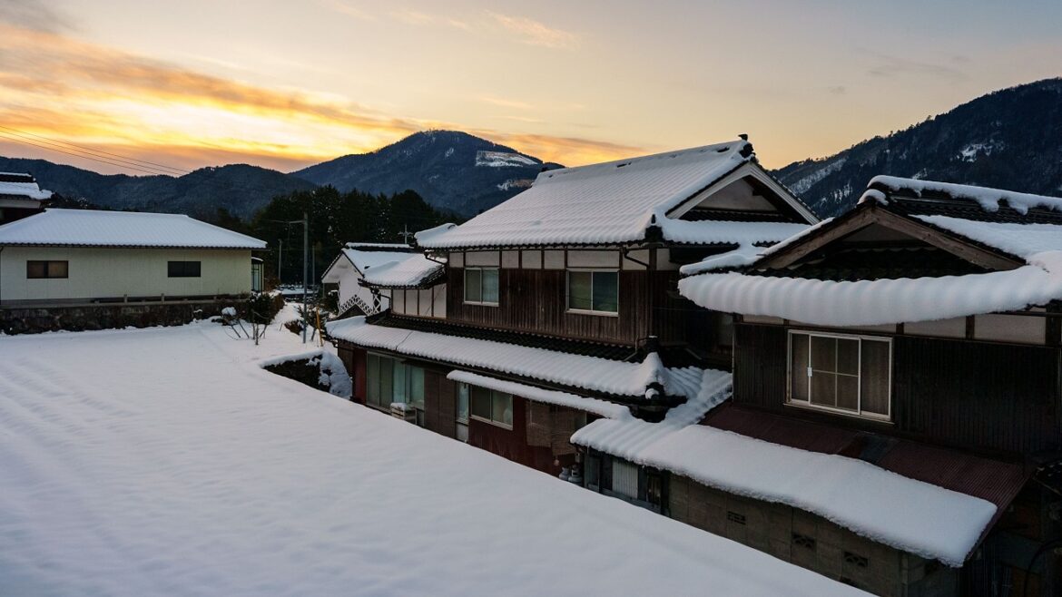 Dawn Walk with Clear Skies in Snowy Mountain Village | Mimasaka, Japan 4K