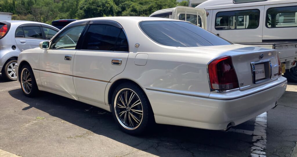 Ordered my Crown Majesta V8