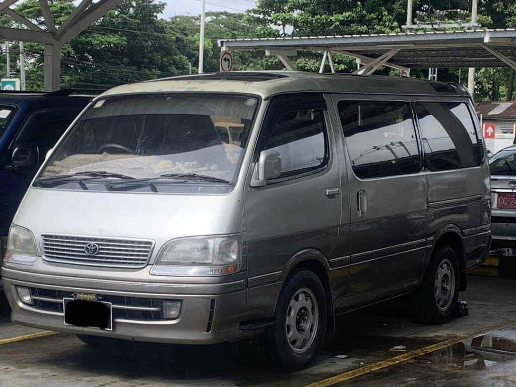 Toyota Alphard G or Toyota hiace super custom limited