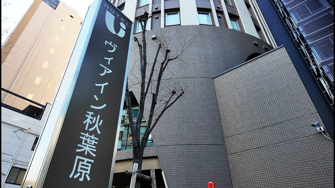 Free Breakfast at This Price!?😲Stay 4 Min from Akihabara, Tokyo🎌Pop Culture & Hotel Stay Review