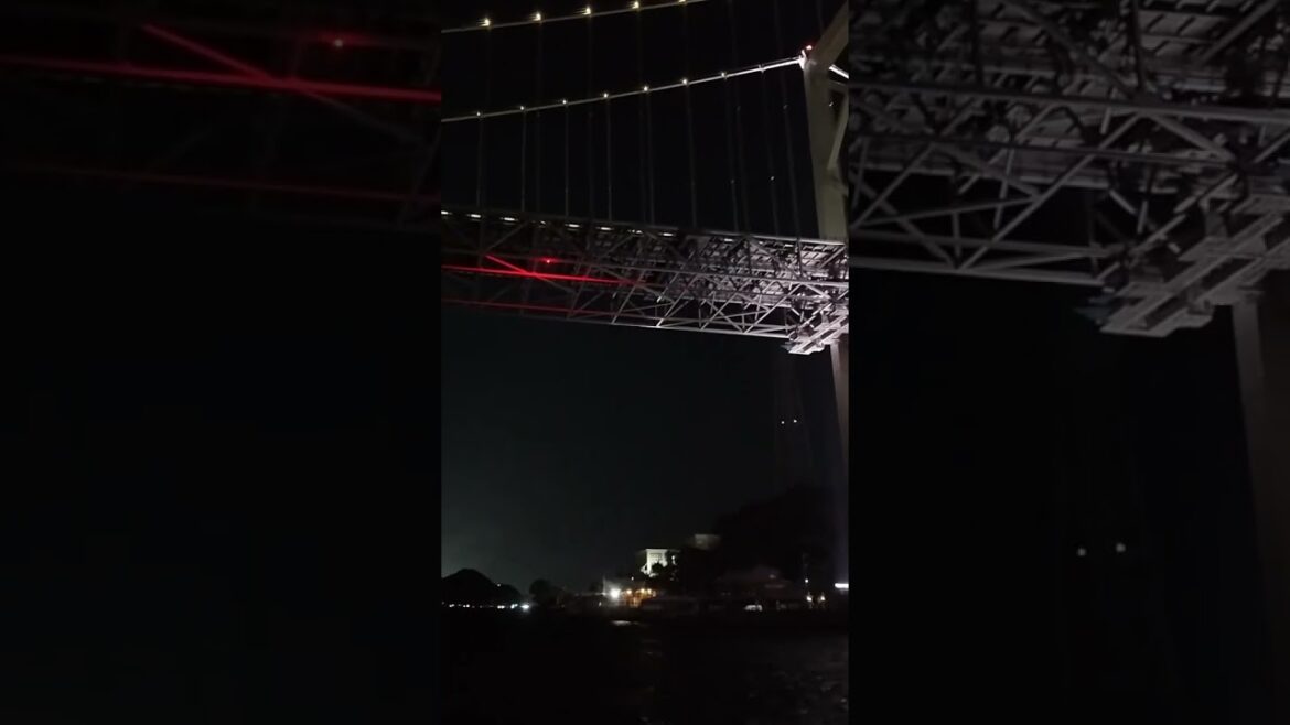 関門橋の下をくぐります😄#関門橋#北九州観光#夜景スポット#日本新三大夜景都市