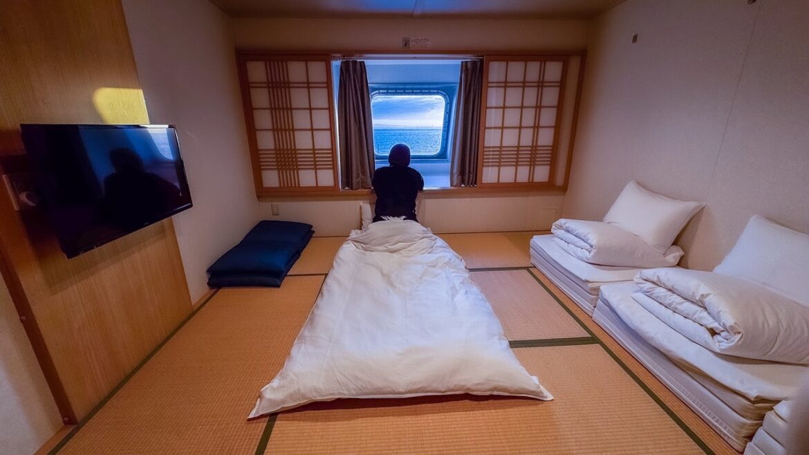 Japan’s Ferry in a Beautiful Japanese-Style Cabin – Fukuoka to Osaka! Japan's Ferry in a Beautiful Japanese-Style Cabin - Fukuoka to Osaka!