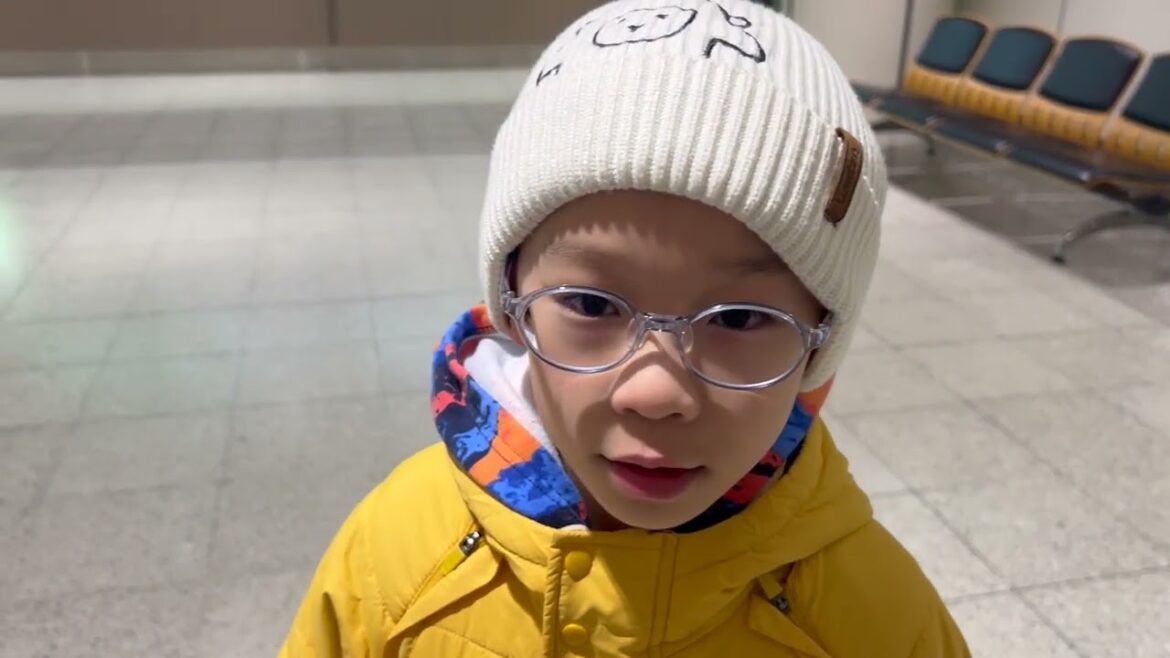 Milton went to Hokkaido to snowboard! Part 1 - Getting there and Otaru tour