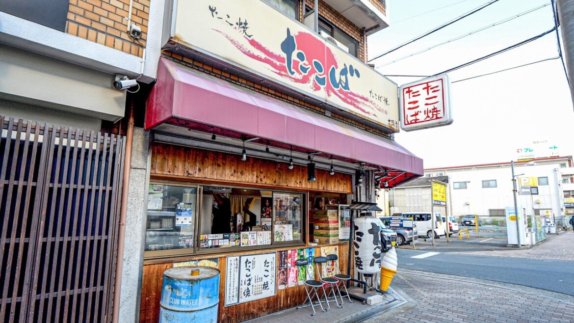１日で１０万売上！大阪たこ焼き職人の高速ワンオペ鉄板さばき丨Street Food in Japan: Takoyaki