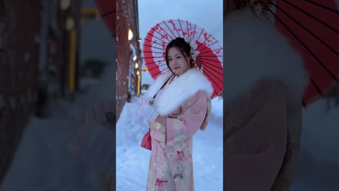 Hakodate trip, kimono experience.Dancing in the snow #shorts