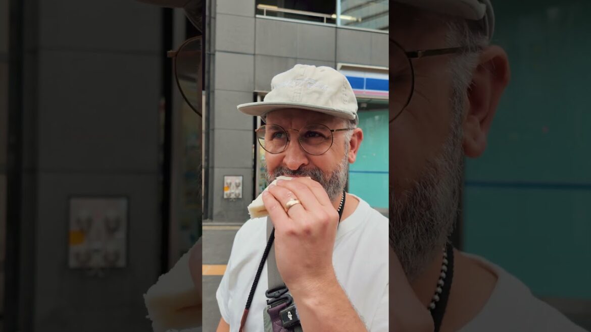 IS THIS THE BEST CONVENIENT STORE EGG SANDO IN JAPAN? #foodreview #japan #tokyo #eggsandwich #egg