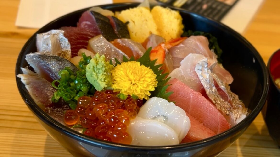 The best day trip to gourmet food in Shizuoka, Japan! The best day trip to gourmet food in Shizuoka, Japan!