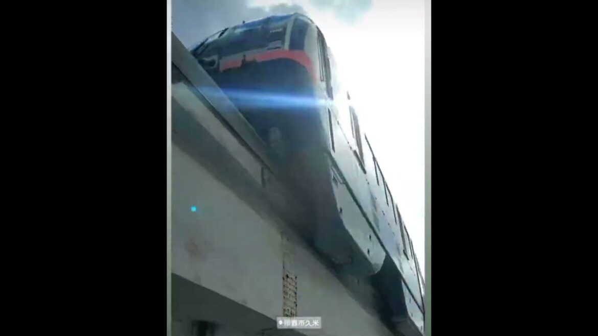 Japan’s monorail ride! #japan #monorail #okinawa #explore #train #ride #contentcreator #travel