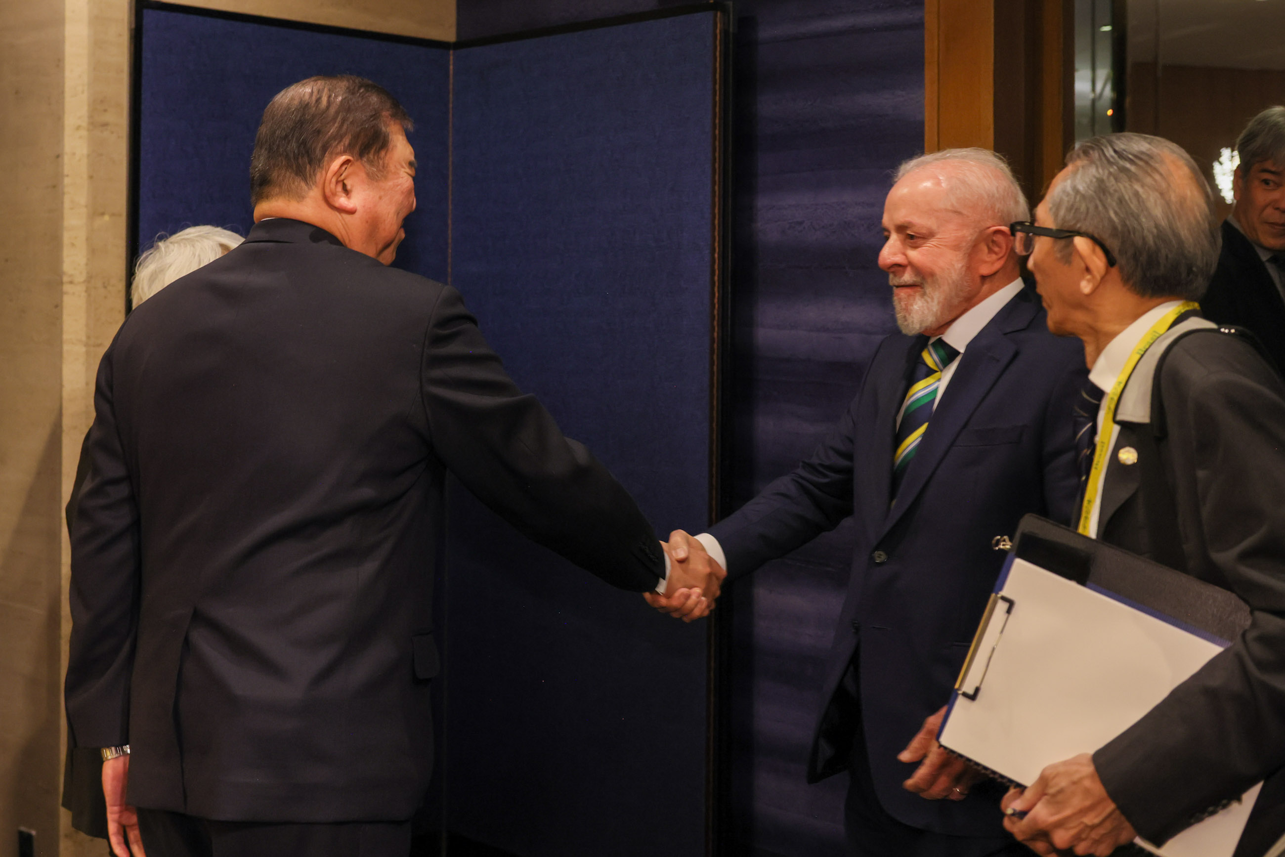 The two leaders attending the Japan-Brazil Economic Forum (1)