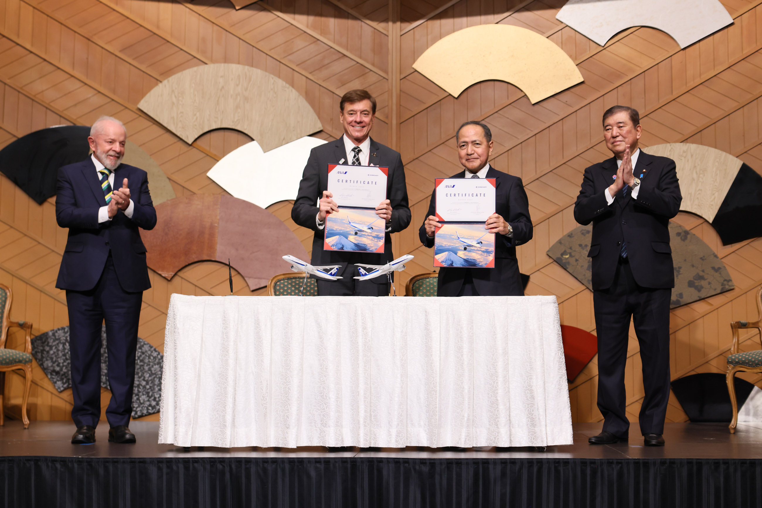 The two leaders attending the Japan-Brazil Economic Forum (8)
