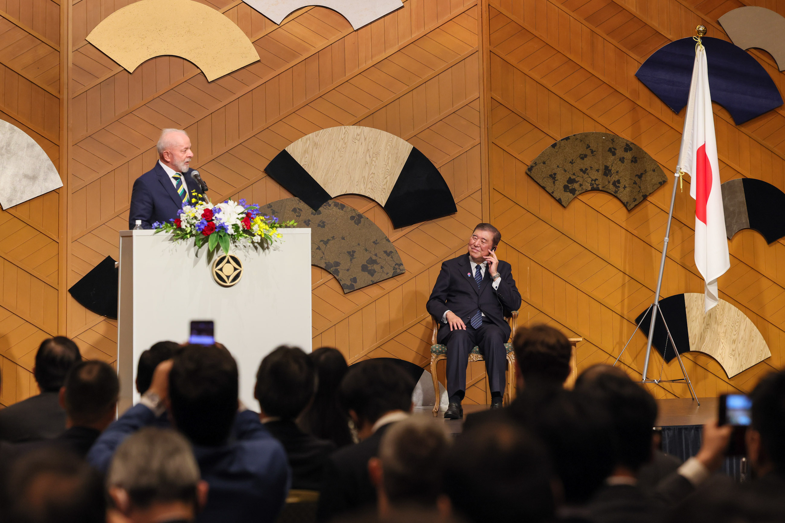 President Lula delivering an address