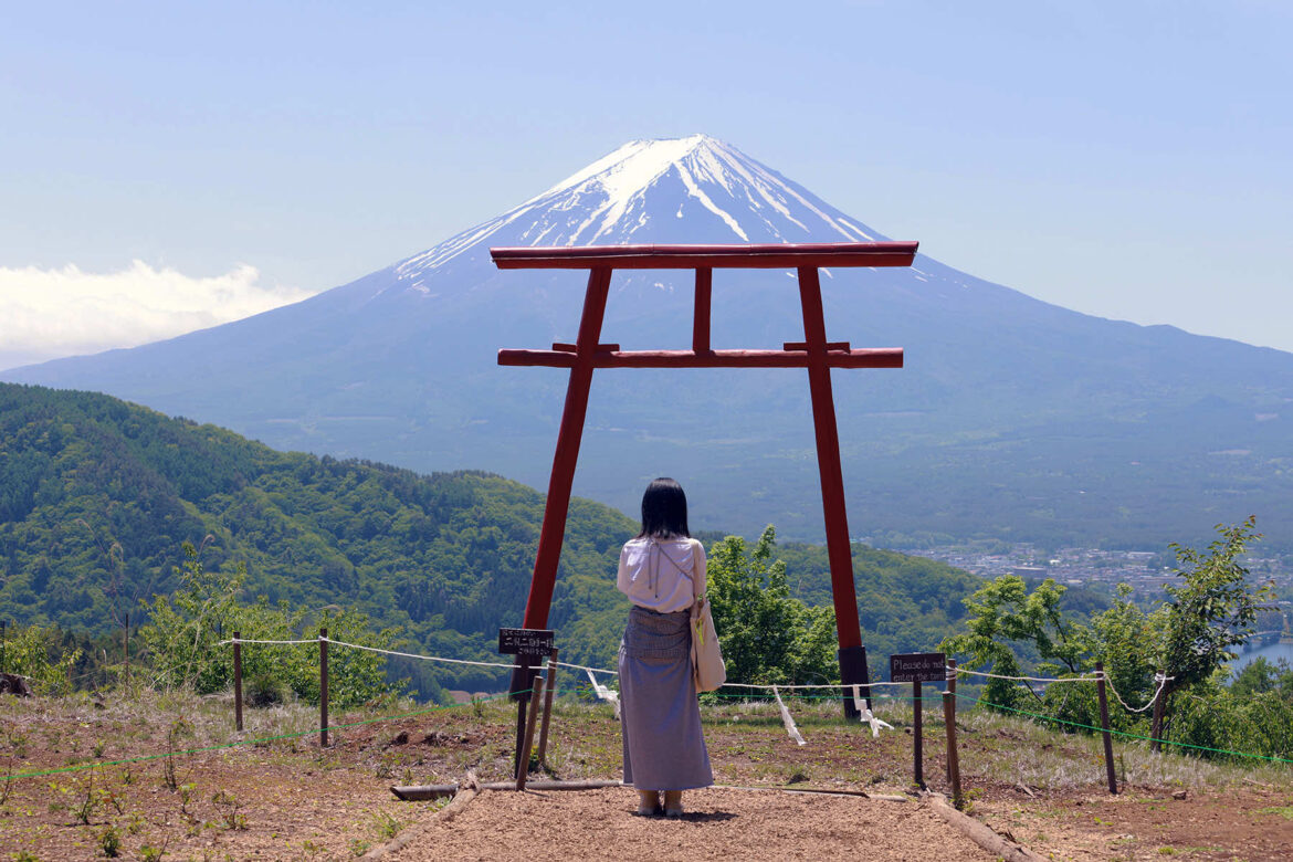 If the unthinkable happened: Imagining the aftermath from a catastrophic eruption of Japan's Mt. Fuji