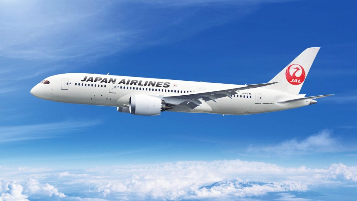 Japan Airlines offers travelers free domestic flights