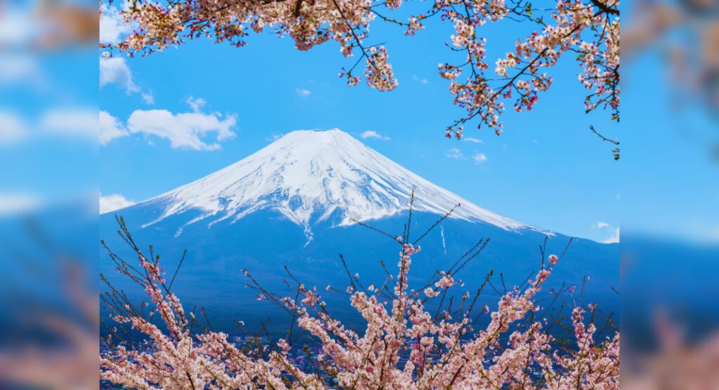 Japan: Online booking system introduced to tackle overcrowding on Mount Fuji trail