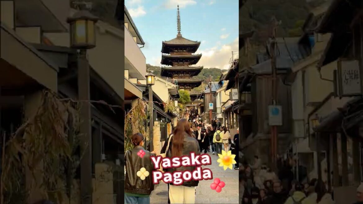Hatsumōde 2025: Yasaka Pagoda and Kōshin-dō, Kyoto-Japan.  #shortsviral #travel #kyotojapan #shorts