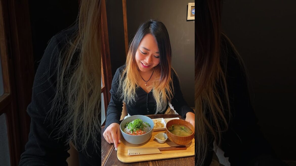 🌸 Japan’s Secret Cherry Blossom Spot is Blooming EARLY! 🌸 Japan’s Secret Cherry Blossom Spot is Blooming EARLY!