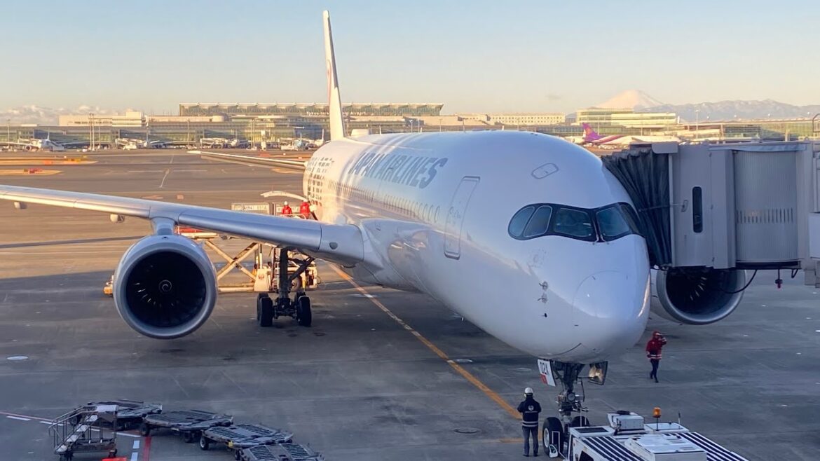 Sapporo (CTS) 🇯🇵~ Tokyo Haneda (HND) 🇯🇵 – Japan Airlines – A350-900 – Full Flight Sapporo (CTS) 🇯🇵~ Tokyo Haneda (HND) 🇯🇵 - Japan Airlines - A350-900 - Full Flight