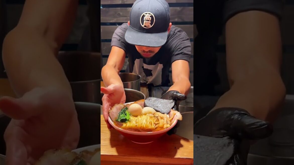 This Hidden Japanese Ramen Stand Makes 500 Bowls Every Night!