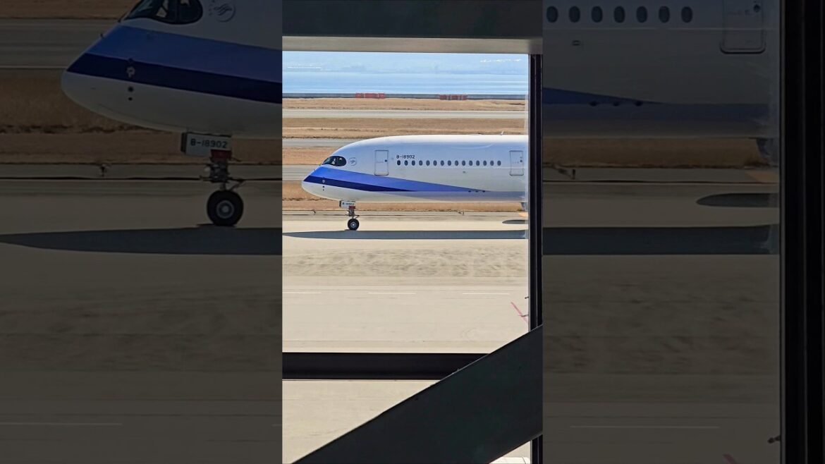 China Airlines at Kansai International Airport, Osaka, Japan 🇯🇵 #shorts #japan #airplanes