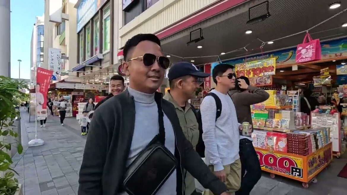 Taking a tour in Naha City, Okinawa Prefecture l RAY l Taking a tour in Naha City, Okinawa Prefecture l RAY l