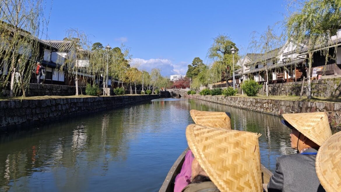Retro Street and Canal! Kurashiki Bikan Boat Ride & Walk (POV)