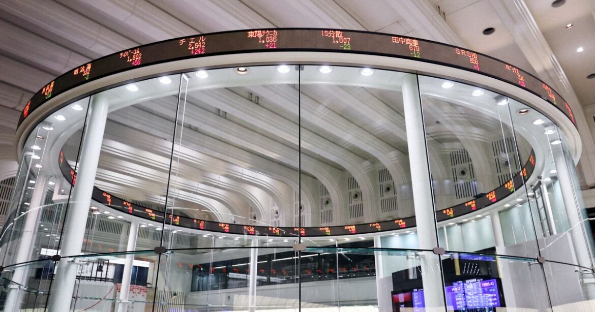 Tokyo stocks gain on easing concerns over US tariffs Tokyo stocks gain on easing concerns over US tariffs