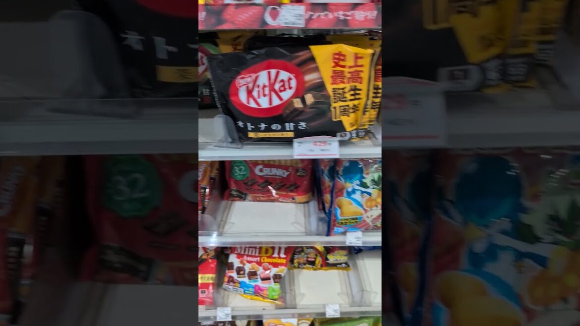 🍊Lawson Narita Tokyo Japan Airport - The Elusive Orange Kit Kat FOUND (after searching 160 stores)🍊