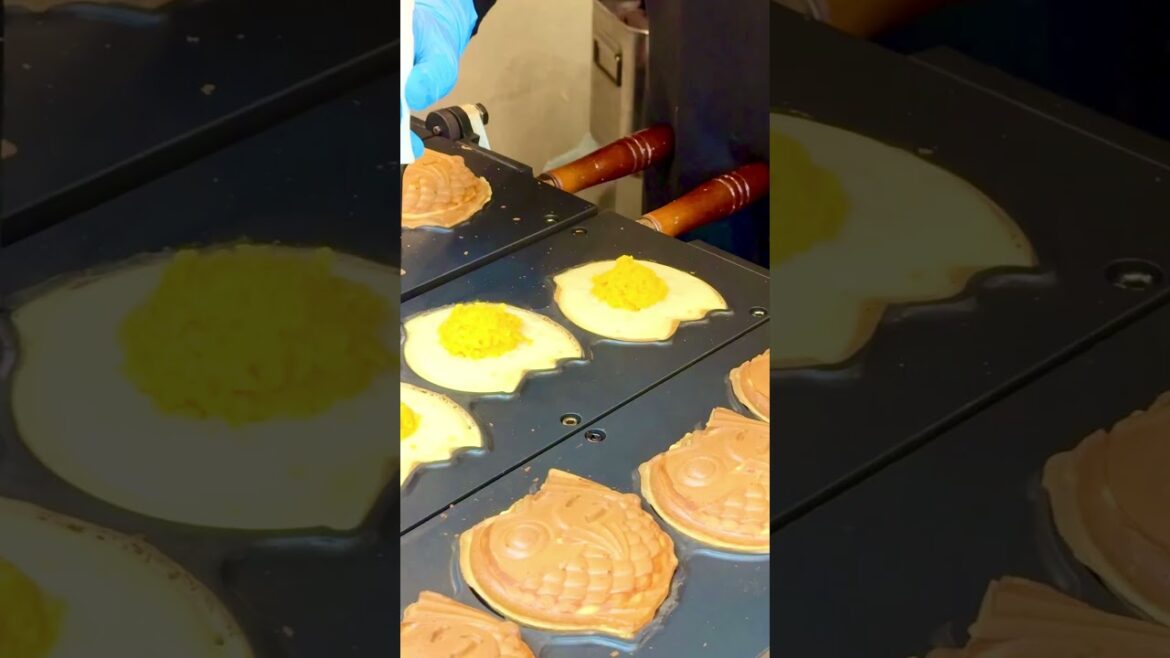 Japanese Streetfood | Custard Taiyaki Fish-Shaped Pastry #youtubeshorts #shorts #short #shortvideo