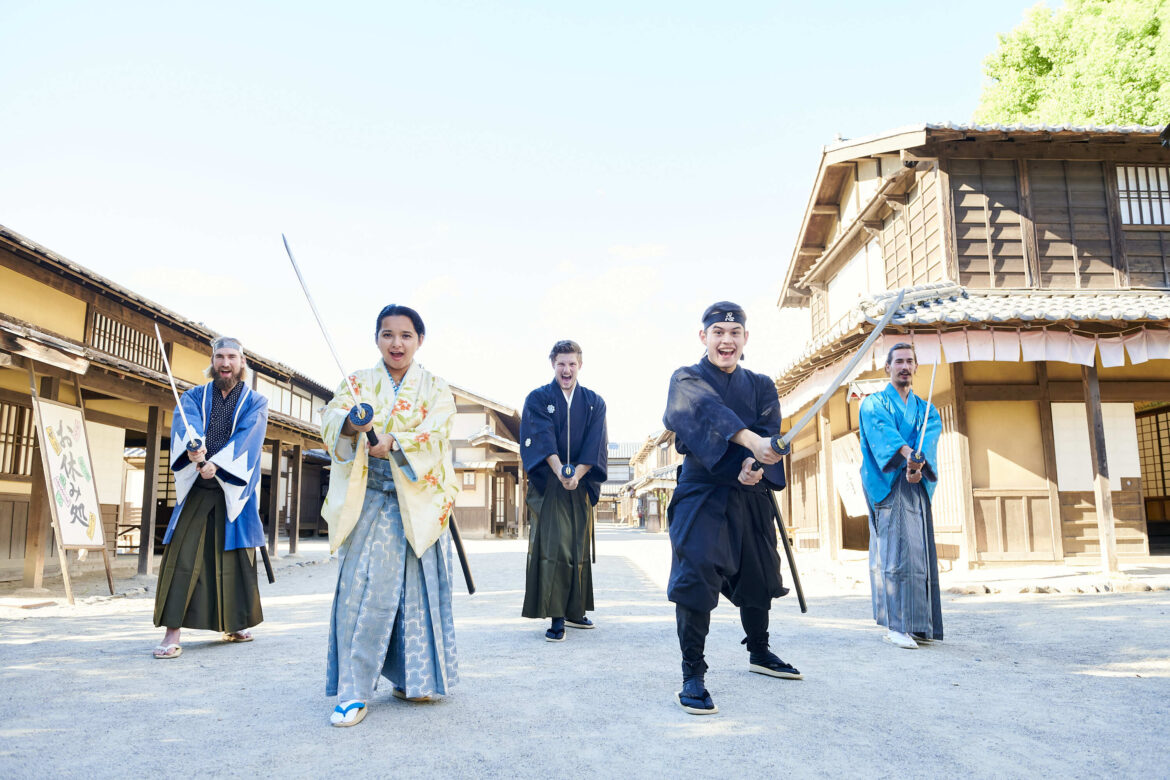 This movie studio park in Kyoto will film you in a samurai action scene This movie studio park in Kyoto will film you in a samurai action scene