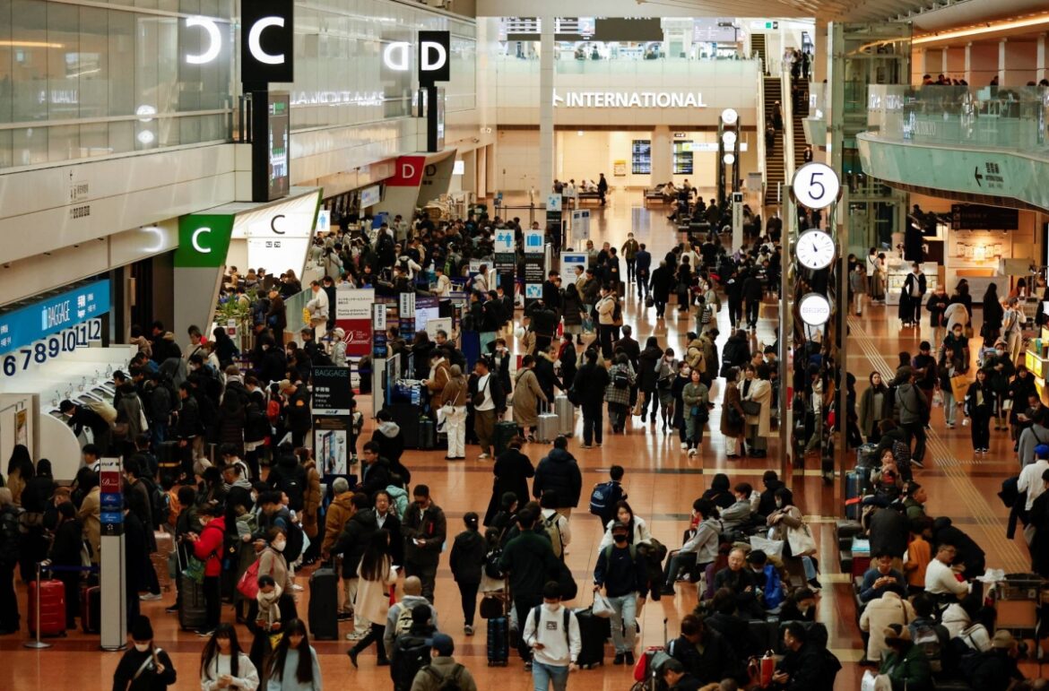 Domestic travel budget for holiday period projected to hit record Domestic travel budget for holiday period projected to hit record