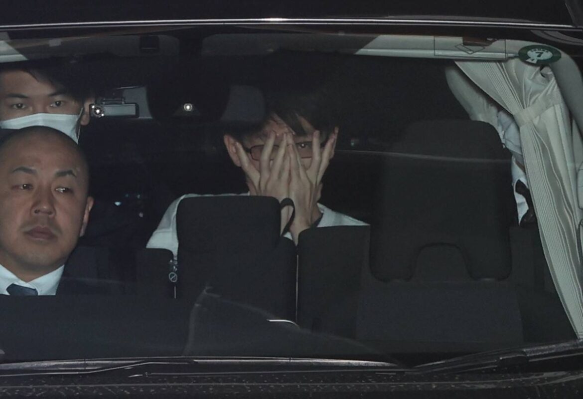 Man served fresh warrant over murder and robbery in Osaka Prefecture