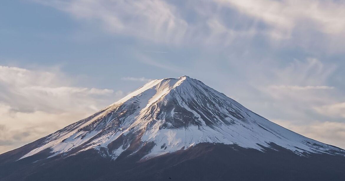 £20 fee launched to climb famous mountain – ‘too many tourists’ | Travel News | Travel £20 fee launched to climb famous mountain - 'too many tourists' | Travel News | Travel