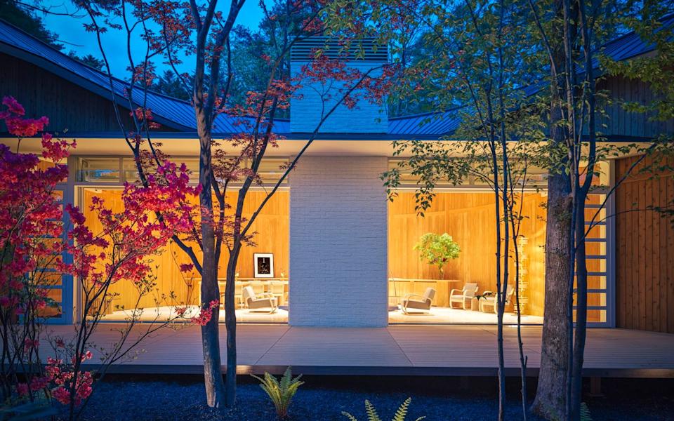 Shishi-Iwa House