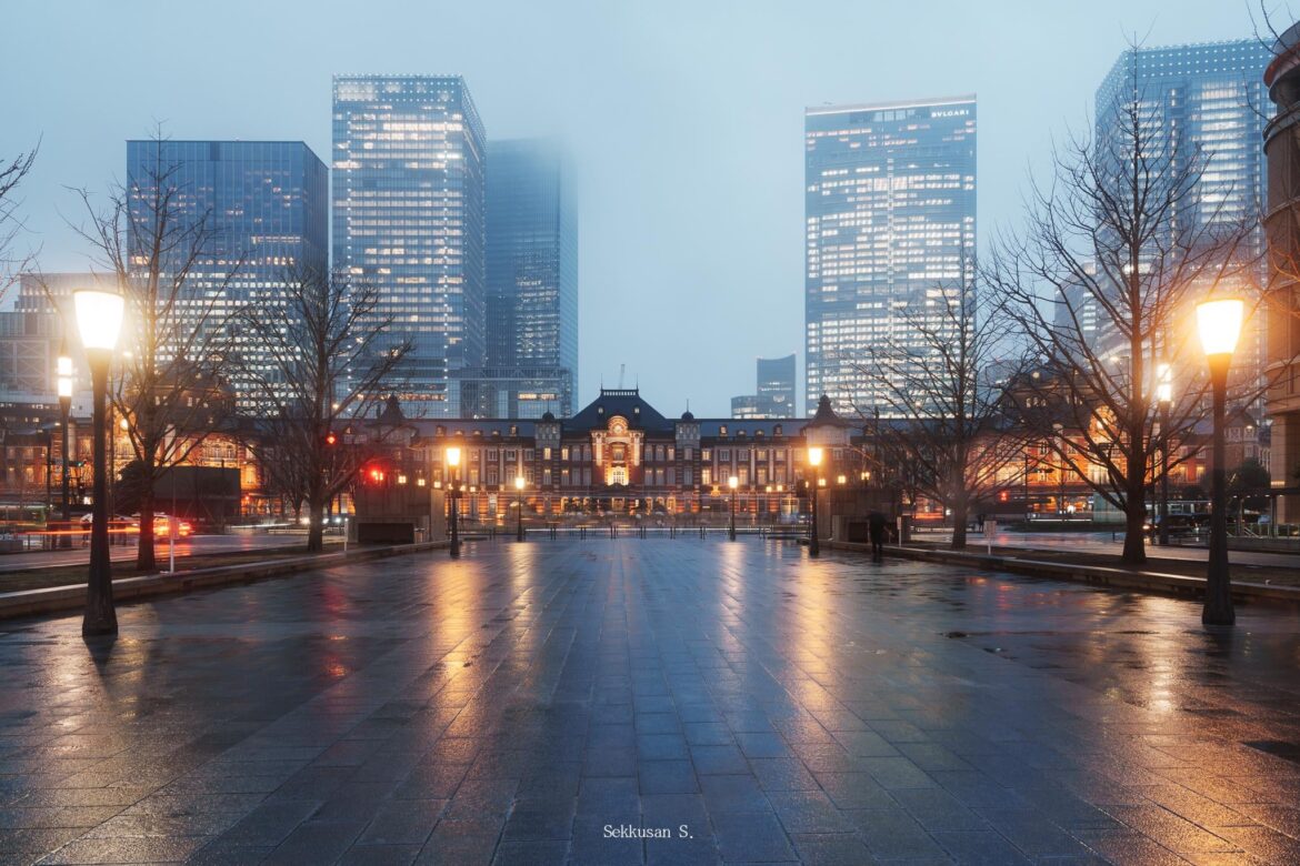 Tokyo Station (Rainy day)
