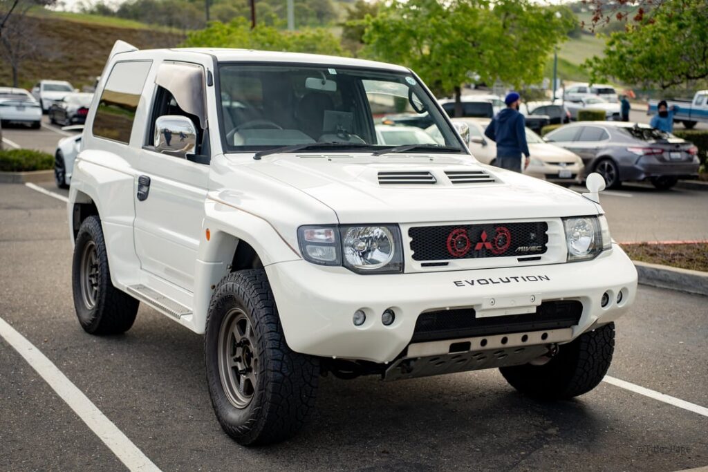 Saw this Mitsubishi Pajero Evolution at cars and coffee this morning 🔥